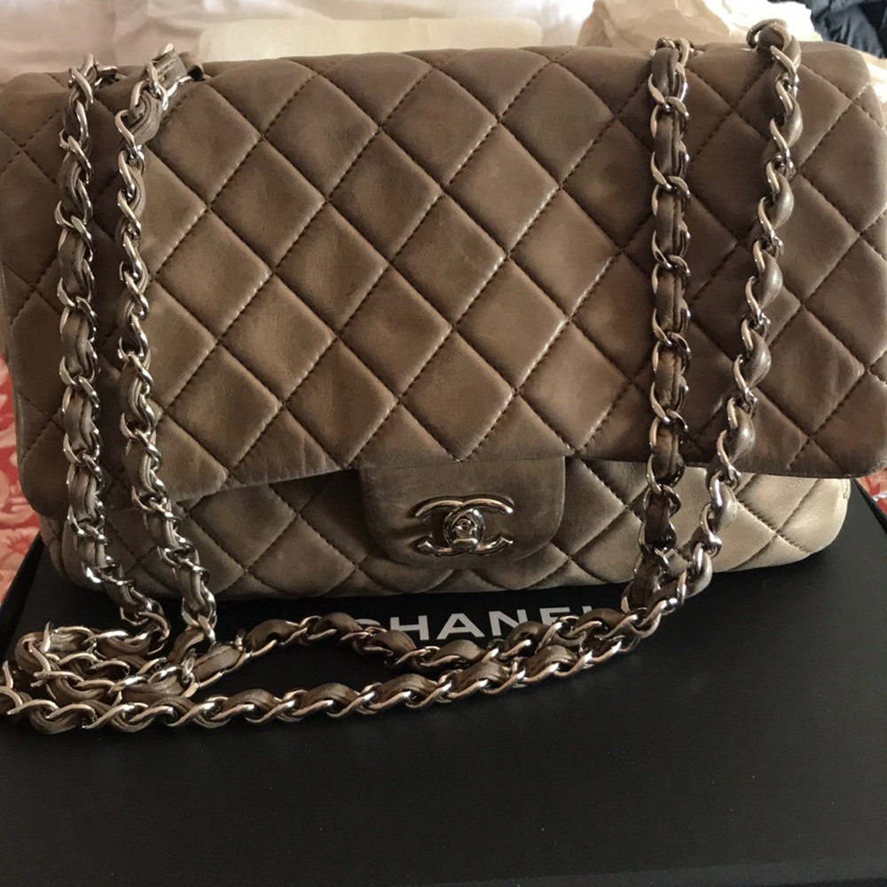 Authentic Chanel Shoulder Bag Calfskin